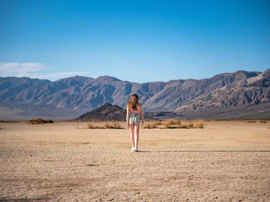Las Vegas: Death Valley National Park Small Group Tour - Badwater Basin: your first big reality check in the salt flats