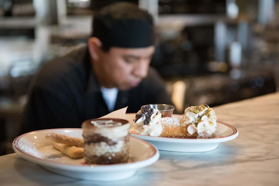 Las Vegas Downtown walking Secret Food Tour - The first food wave: Praying Mantis, Container Park, and a pizzeria throwback