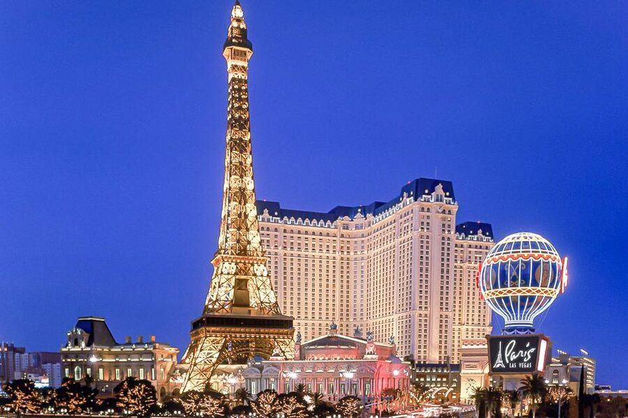Las Vegas: Eiffel Tower Viewing Deck Entrance Ticket - Watching the Bellagio fountains from above is the real win
