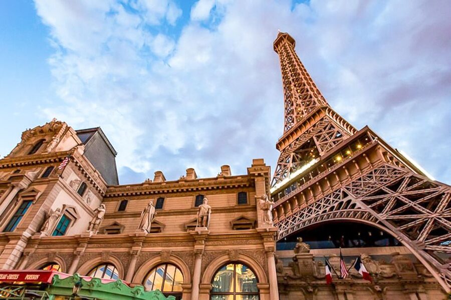 Las Vegas: Eiffel Tower Viewing Deck Entrance Ticket - Eiffel Tower Light Show: a timed reason to stay for night
