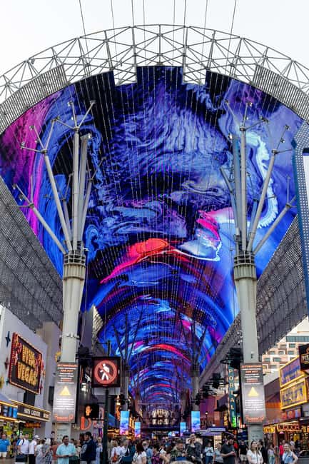 Las Vegas: Fremont Experience Guided Walking Tour & Drinks - Price and logistics: what $89 buys you on Fremont