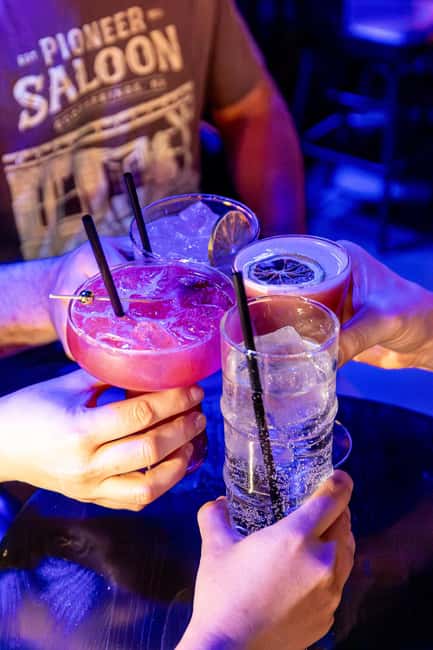 Las Vegas: Fremont Experience Guided Walking Tour & Drinks - What you should look for in each stop (so you get more out of it)