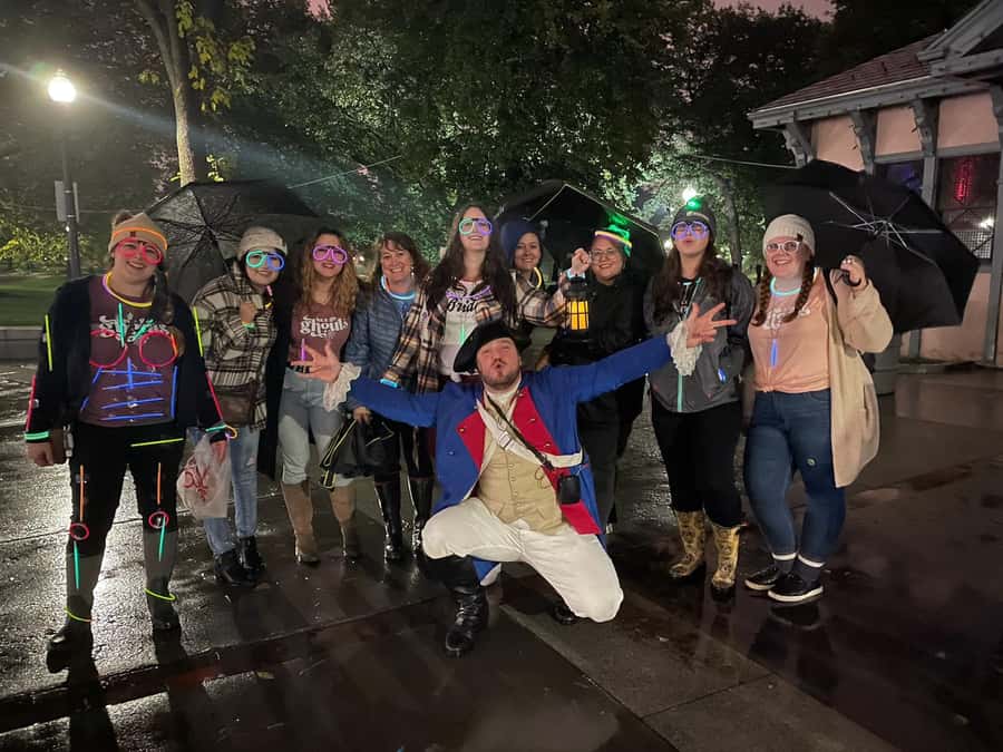 Las Vegas: Gangsters, Glitz, and Gore Ghost Tour - Celebrity ghosts, mobsters, and tragic victims: the story ingredients