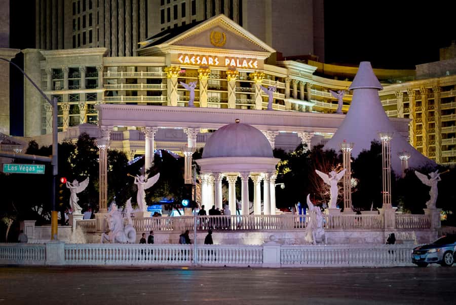 Las Vegas: Gangsters, Glitz, and Gore Ghost Tour - Meeting point, timing, and how to avoid the first headache