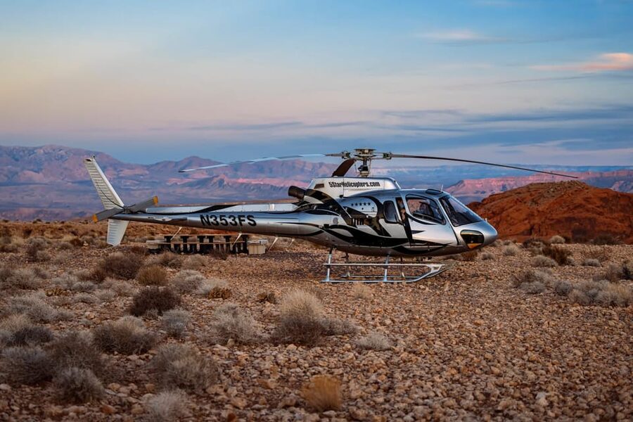 Las Vegas: Grand Canyon Heli Tour and Valley of Fire Landing - Twilight Return Over the Strip, With Bellagio and Caesars in View