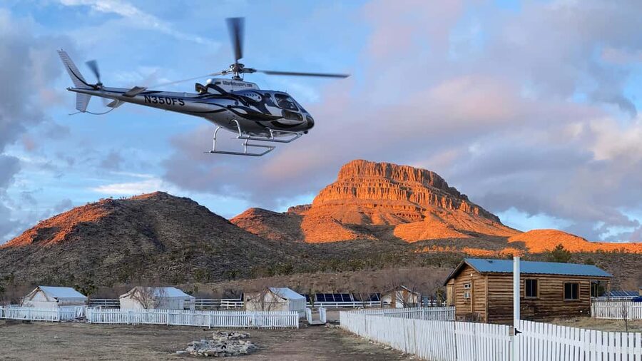 Las Vegas: Grand Canyon Helicopter Western Ranch Adventure - The main event: going 1,500 feet below the Grand Canyon West rim