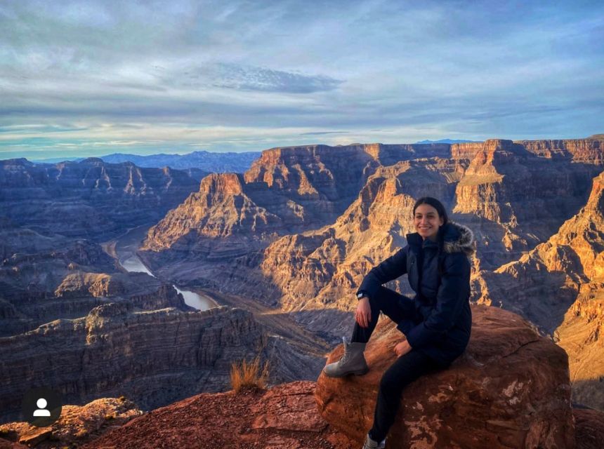 Las Vegas: Grand Canyon, Hoover Dam & 7 Magic Mountains Tour - Seven Magic Mountains: the quick art stop that actually feels memorable