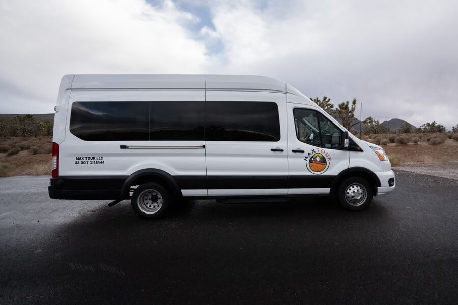 Las Vegas: Grand Canyon, Hoover Dam & 7 Magic Mountains Tour - Getting picked up, getting situated, and skipping some lines