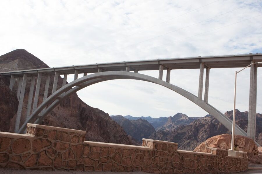 Las Vegas: Grand Canyon in Spanish with Skywalk and Lunch - Mojave Desert drive: Joshua Tree area and Dolan Springs