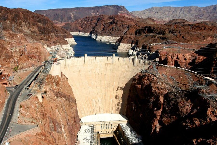 Las Vegas: Grand Canyon Tour & Helicopter Landing Experience - Hoover Dam photo stop plus desert storytelling that keeps the miles from feeling long