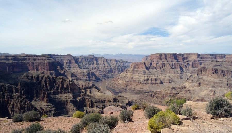 Las Vegas: Grand Canyon West Bus Tour with Guided Walk - Photo strategy at Eagle and Guano Point