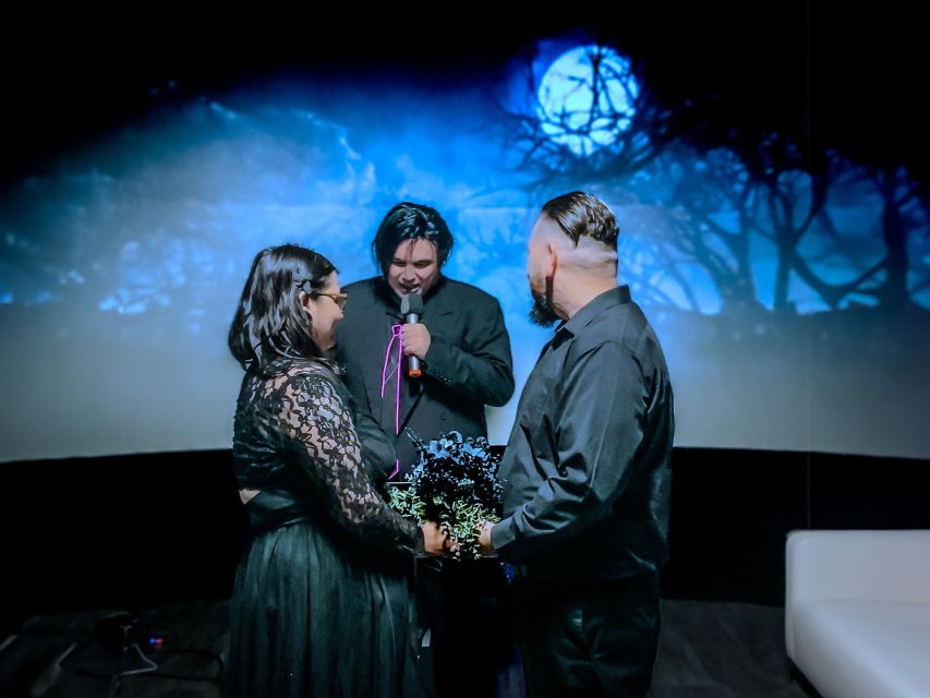 Las Vegas: Haunted House Wedding Ceremony + Photography - Photography That Actually Supports the Theme