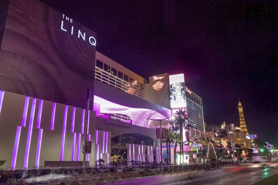 Las Vegas: High Roller Entry Ticket with In-Cabin Open Bar - Should You Book the High Roller Entry Ticket With In-Cabin Open Bar?