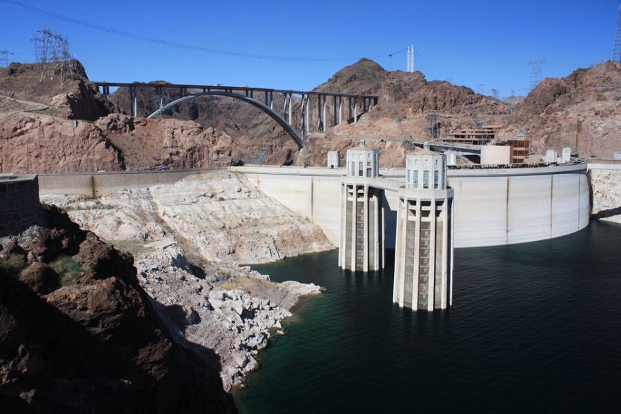 Las Vegas: Hoover Dam Express Tour - Getting to the dam: pickup timing and the Welcome Las Vegas sign stop