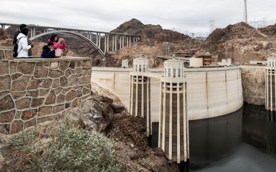 Las Vegas: Hoover Dam Tour with American-Style Hot Breakfast - Breakfast snack, water, and how the tour keeps you functional
