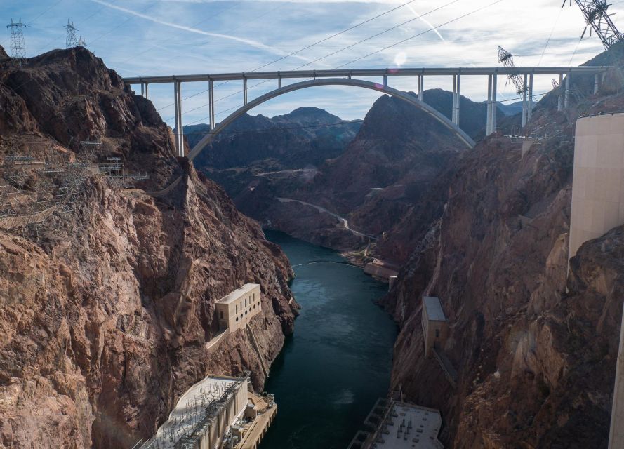 Las Vegas: Hoover Dam, Valley of Fire, Boulder City Day Tour - Pickup, vehicle, and pacing in the Las Vegas to Nevada loop