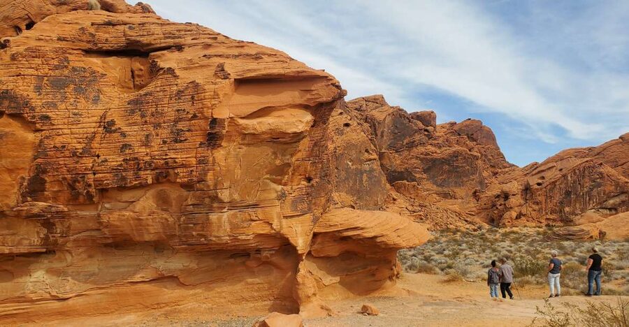 Las Vegas: Hoover Dam & Valley of Fire Day Trip with Brunch - Elephant Rock and the park’s big rock mood