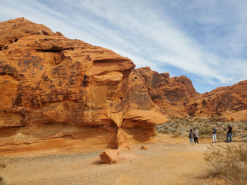 Las Vegas: Hoover Dam & Valley of Fire Day Trip with Brunch - Hemenway Park and Bighorn sheep grazing