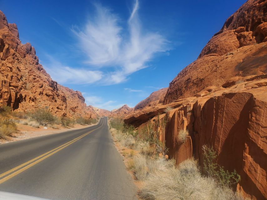 Las Vegas: Hoover Dam & Valley of Fire Day Trip with Brunch - How the guide makes the Hoover Dam part feel real
