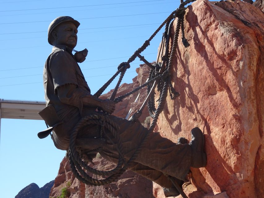 Las Vegas: Hoover Dam & Valley of Fire Day Trip with Brunch - Brunch at Bighorn Café inside Hoover Dam Lodge