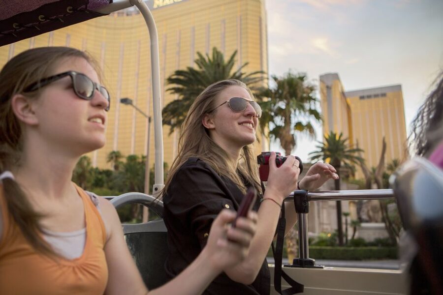 Las Vegas: Hop-on Hop-off Sightseeing Tour by Open-Top Bus - Atomic Golf 30 minutes: a fun perk if you want action