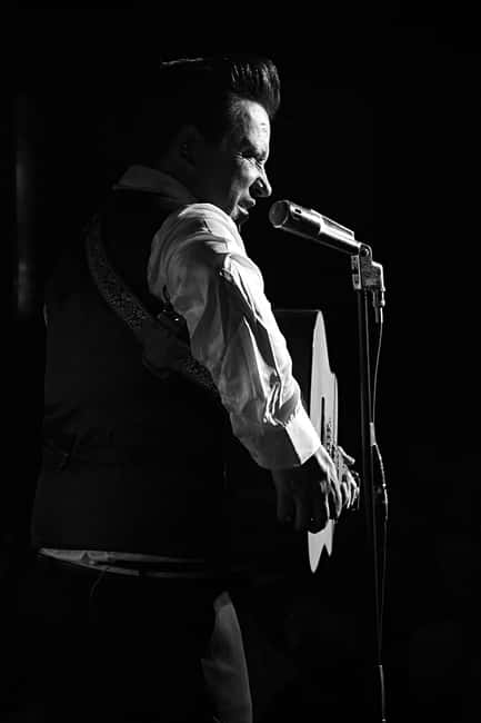 Las Vegas: Johnny Cash Tribute Show - Meet Cliff Wright, the Young-Cash Focus