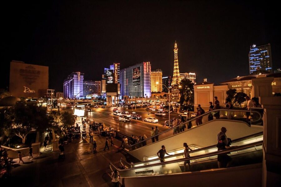Las Vegas: Las Vegas Strip Night Tour en Español - A 210-minute Las Vegas night ride built for seeing a lot