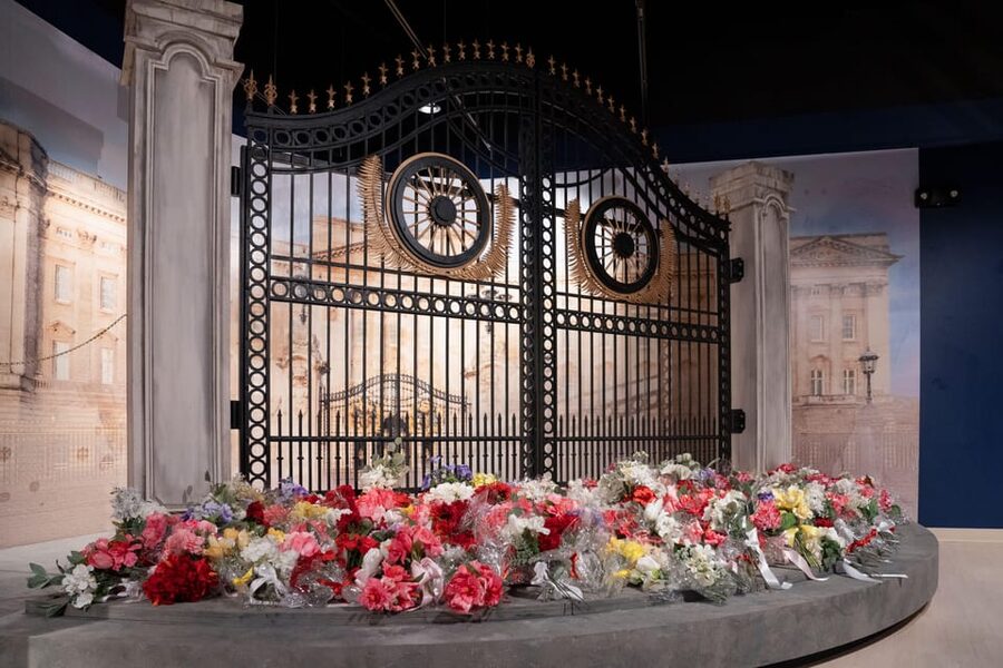 Las Vegas: Madame Tussauds and Princess Diana Combo Ticket - Speakeasy Experience: celebrity secrets in a Vegas-shaped story