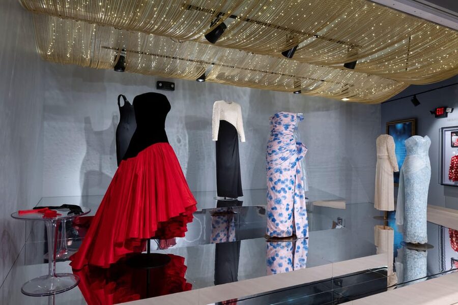 Las Vegas: Madame Tussauds and Princess Diana Combo Ticket - Princess Diana & The Royals: gowns, memorabilia, and her story