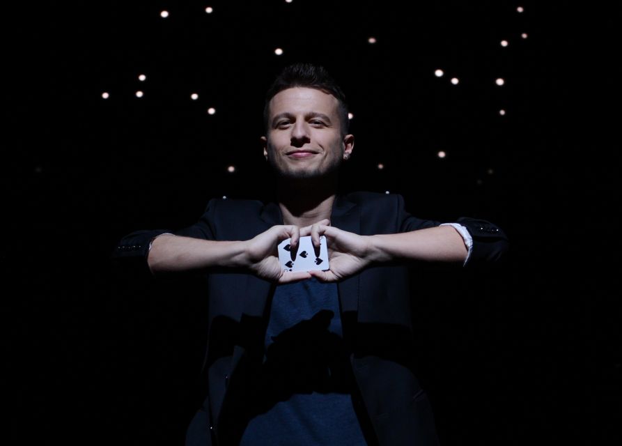 Las Vegas: Mat Franco Magic Reinvented Nightly Show Ticket - Big illusions meet close-up magic in an intimate LINQ setting