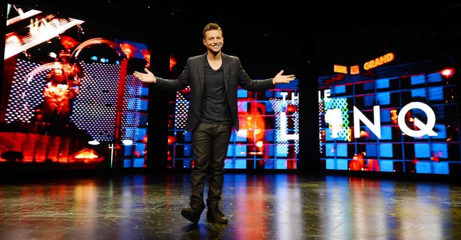Las Vegas: Mat Franco Magic Reinvented Nightly Show Ticket - Lighting, smoke, and comfort: plan for strobe effects