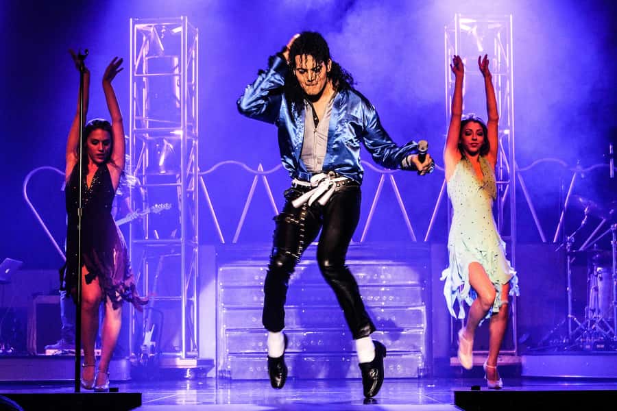 Las Vegas: MJ Live Show Tickets - The Show Flow: Hits, Signature Moves, and Live Band Energy