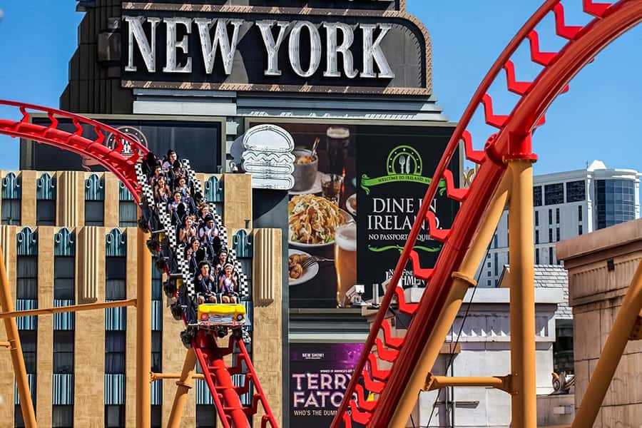 Las Vegas: New York-New York Hotel Big Apple Coaster Ride - The ride experience, from the first climb to a 180-degree twist