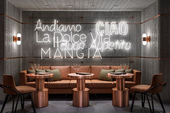Las Vegas Night Flight with Dinner at Matteo Ristorante - The Venetian Pickup Timing, and Why Your Meeting Spot Matters