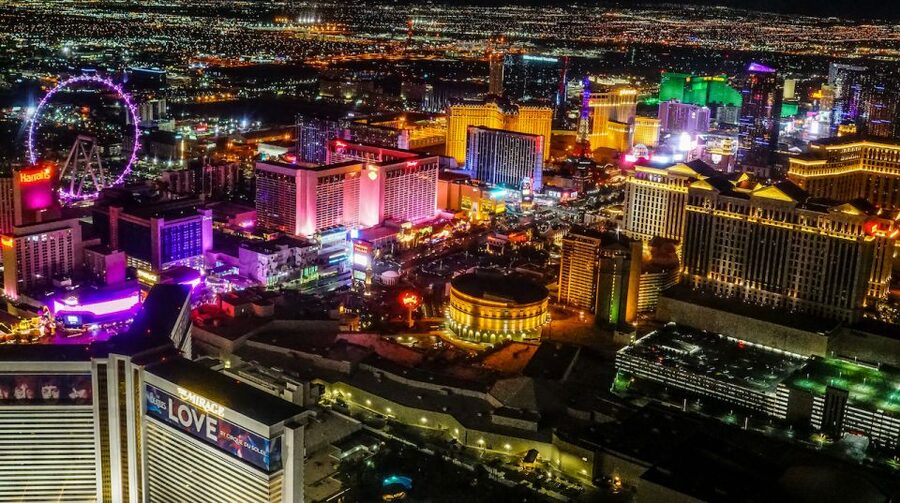 Las Vegas: Night Helicopter Flight over Las Vegas Strip - Photos and video: how to get usable shots in a moving helicopter