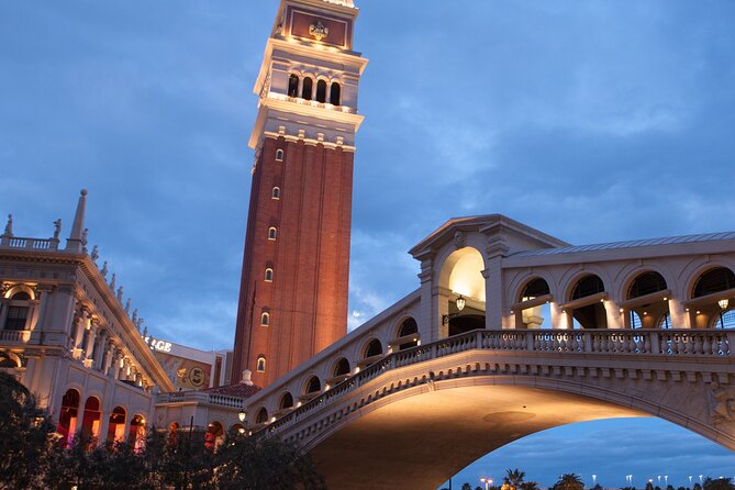 Las Vegas Night Tour in Spanish - Excalibur pickup and an easy, comfortable ride