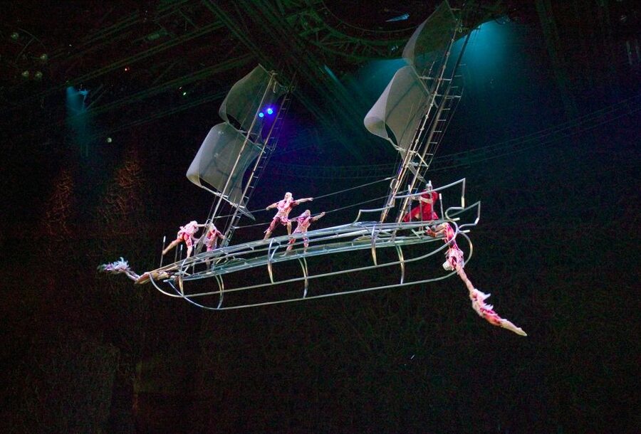 Las Vegas: “O” by Cirque du Soleil at Bellagio - Key things to notice before you go