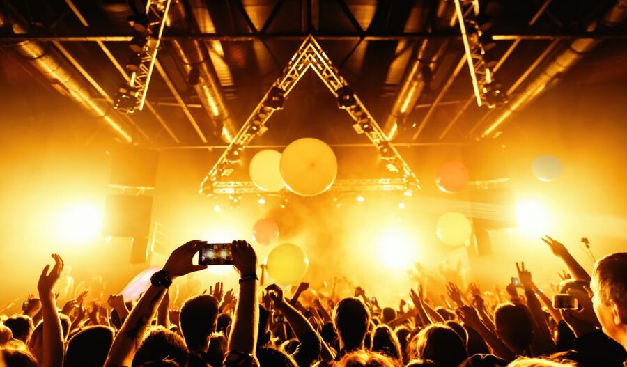 Las Vegas: Party Bus Nightclub Crawl - Price and what you are really buying for $54