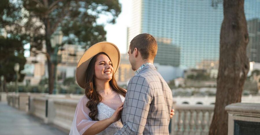 Las Vegas: Personal Travel & Vacation Photographer - What the Photographer Does to Make You Look Natural