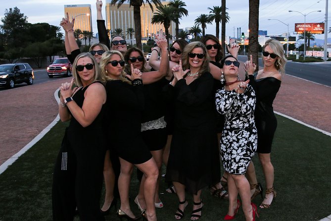 Las Vegas Photo Tour by Luxurious Vehicle - The photographer and the photo package: what you actually receive