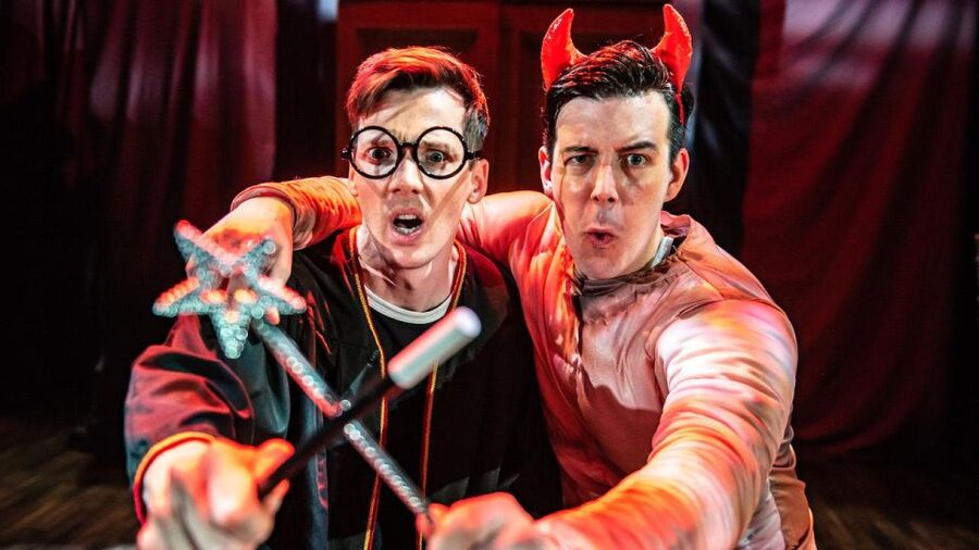 Las Vegas: Potted Potter - The Unauthorized Harry Experience - The 70-Minute Experience: How the Whole Saga Gets Told