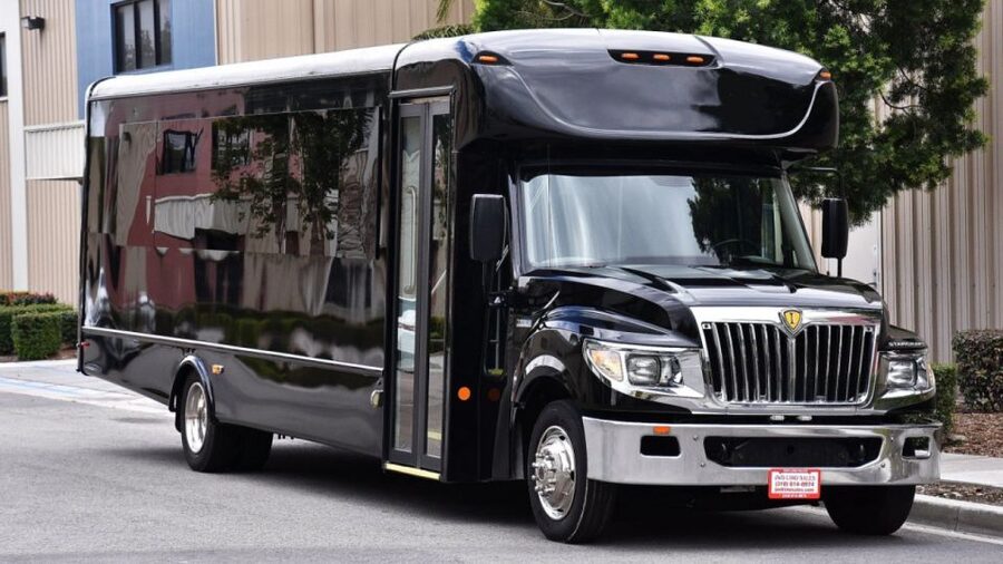 Las Vegas: Private Party Bus Tour Of Vegas Strip w Champagne - Stripper Pole on Board: Fun for Some, Not for Everyone