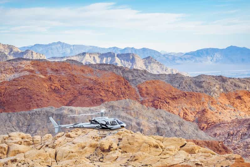 Las Vegas: Red Rock Canyon and Vegas Strip Helicopter Tour - Key things that make this helicopter tour work