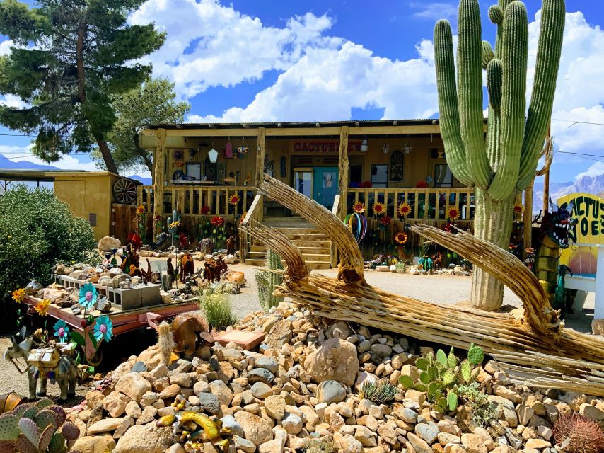 Las Vegas: Red Rock Canyon & Whimsical Cactus Joe's + Lunch - Key points worth your attention