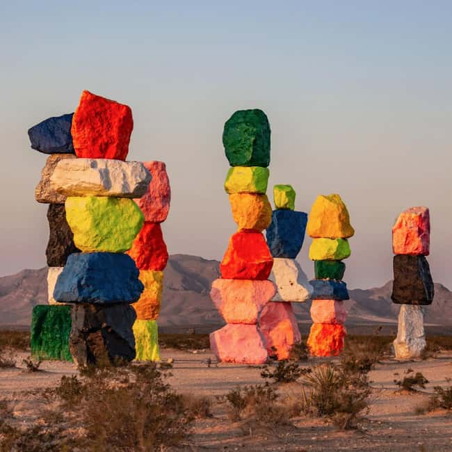 Las Vegas: Seven Magic Mountains Desert Tour - Guide power: what you gain with a local driver and expert explanations