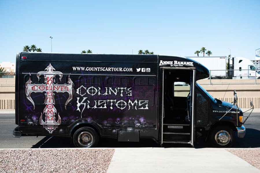 Las Vegas: Shelby, Counts Kustoms & WelderUp Car Garage Tour - Welcome to Fabulous Las Vegas Sign: The Fast Photo You’ll Actually Use
