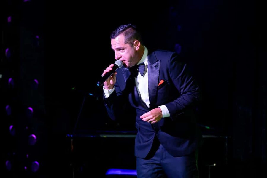 Las Vegas: Sinatra Live! - Tribute to Frank Sinatra - Michael Sinatra’s Role: Tribute-First, Not Imitation