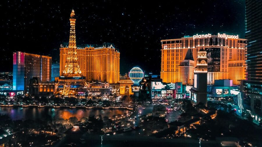 Las Vegas: Skip-the-Line VIP Nightclub Crawl - The VIP crawl setup: 2 clubs plus one party-bus plan