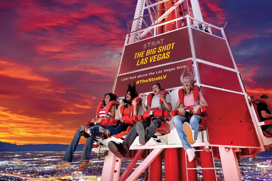 Las Vegas: STRAT Tower Observation Deck Ticket - Seating, bar, snacks, and photo moments that justify the price