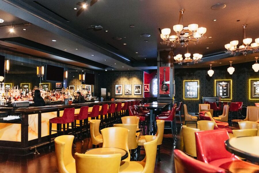 Las Vegas Strip: Brad Garrett’s Comedy Club at MGM Grand - What the reviews teach you about taste and expectations